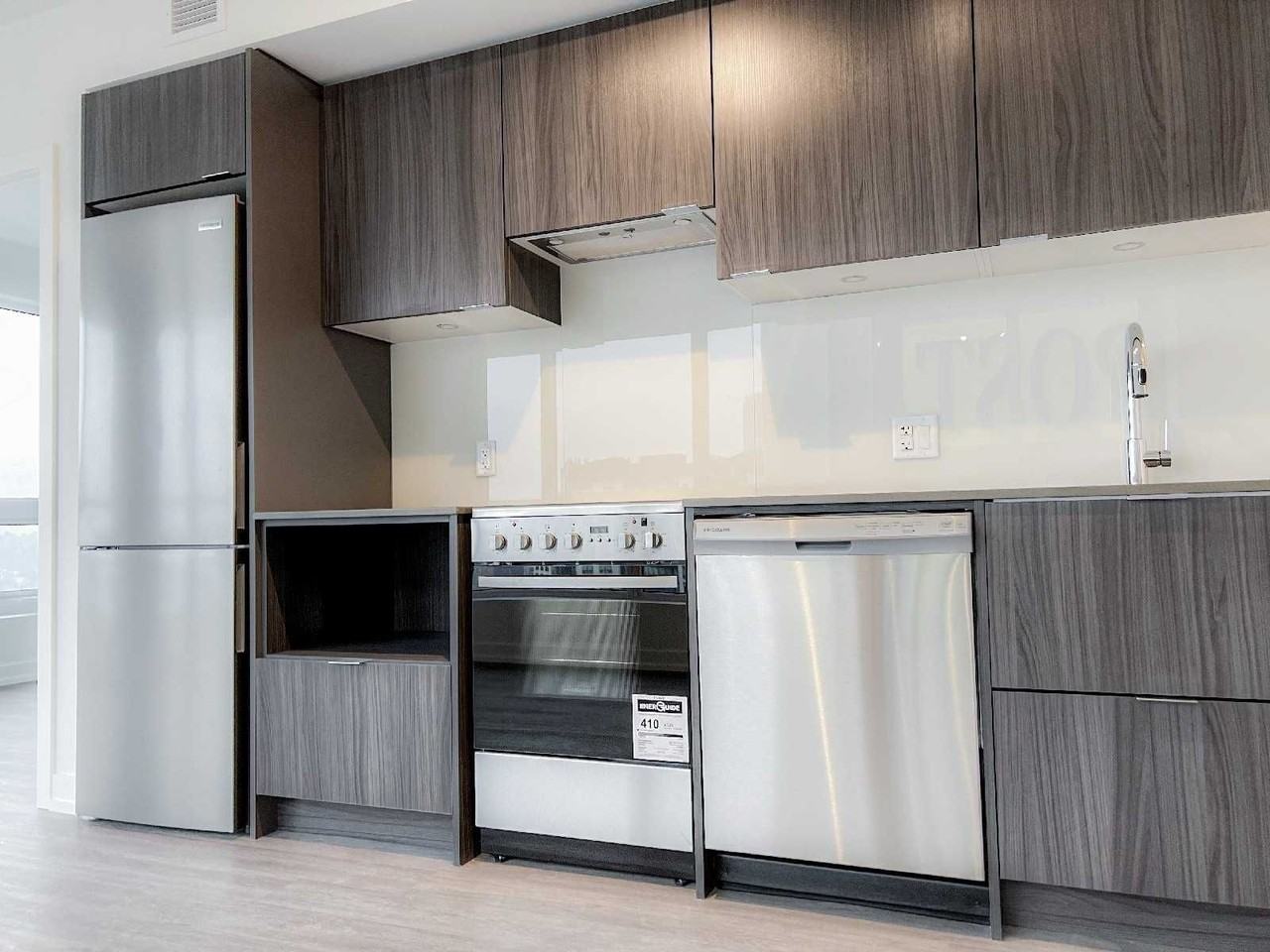 395 Bloor St E #2305