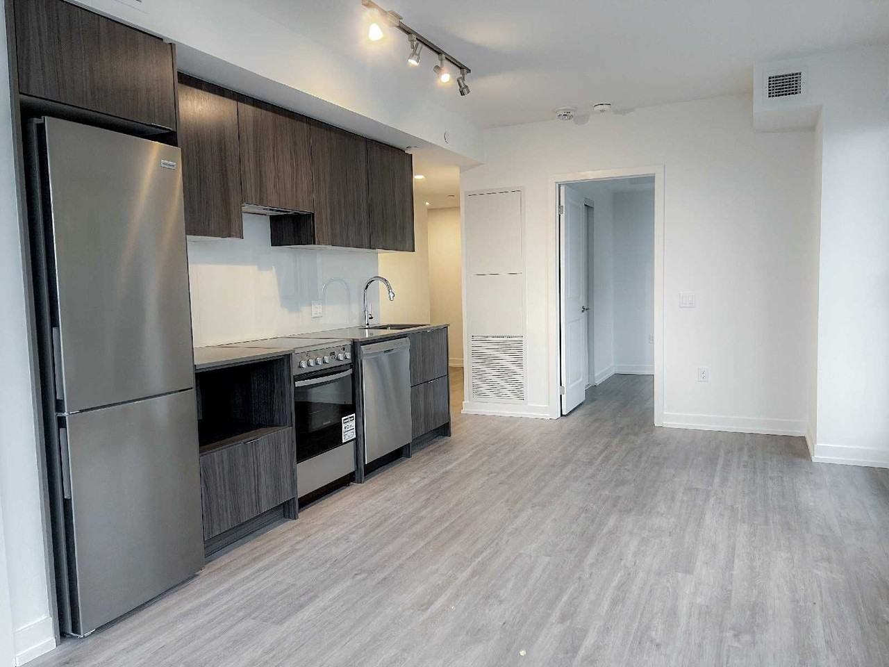 395 Bloor St E #2305 - Photo 3 of 16