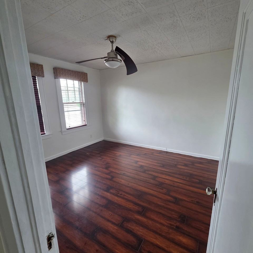 129 Howard Ave #3rdFL - Photo 6 of 14