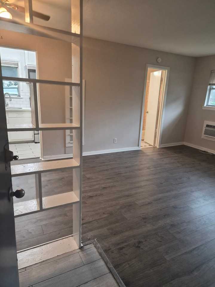 3619 Garrott St - Photo 3 of 11