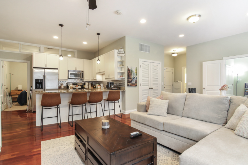 4814 N Damen Ave #201 - Photo 3 of 18