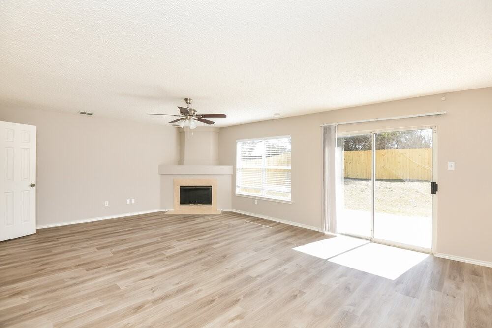 720 King St - Photo 4 of 17