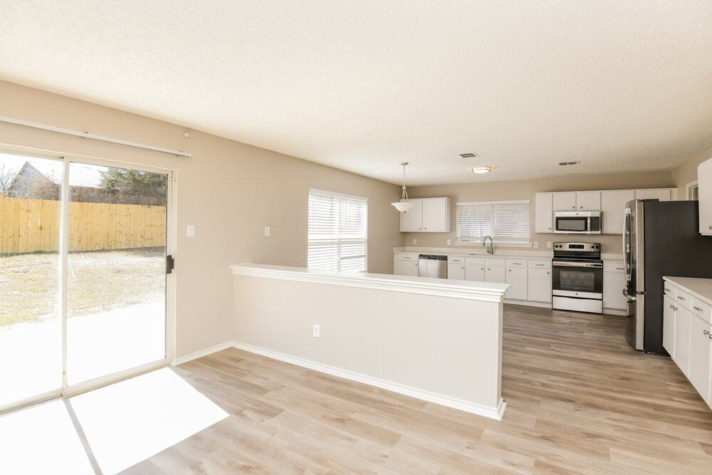 720 King St - Photo 5 of 17