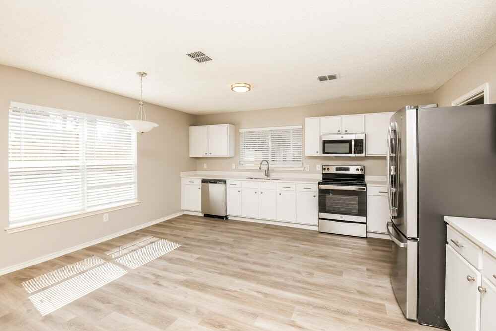 720 King St - Photo 6 of 17