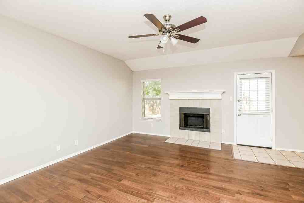 1706 Tonya May Ln - Photo 4 of 16