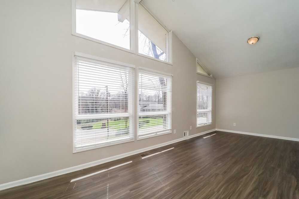 970 Kathryn Ct - Photo 3 of 25