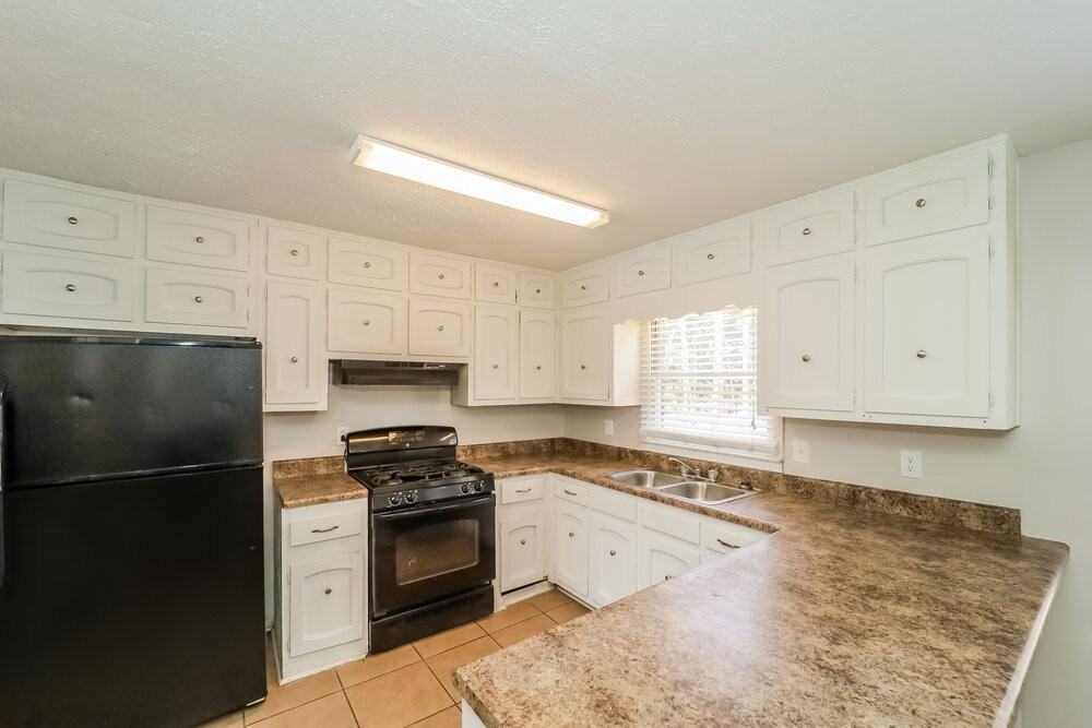 970 Kathryn Ct - Photo 7 of 25