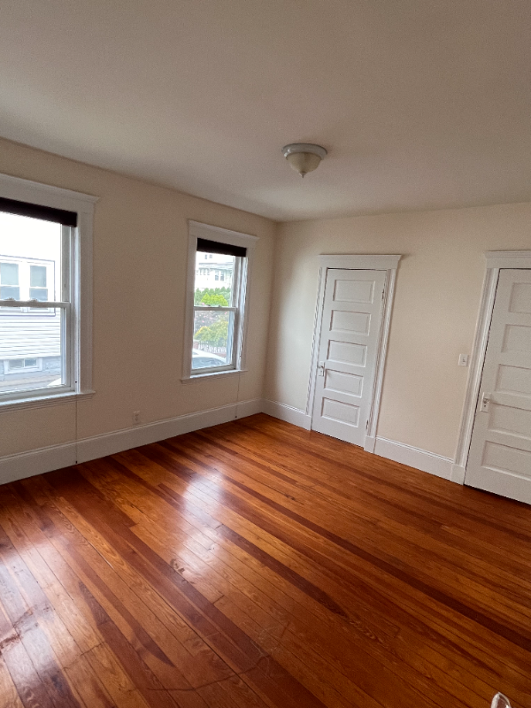 49 Wellington Rd - Photo 3 of 6