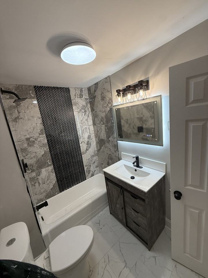 2055 Carver St - Photo 4 of 7