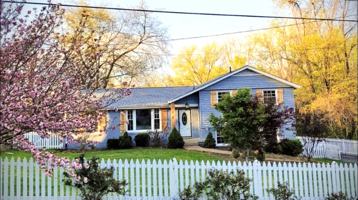 featured image of 202 Edgewater Dr