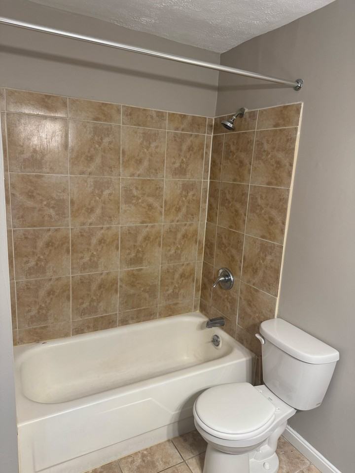 9304 Aylesbury Dr #2 - Photo 6 of 10