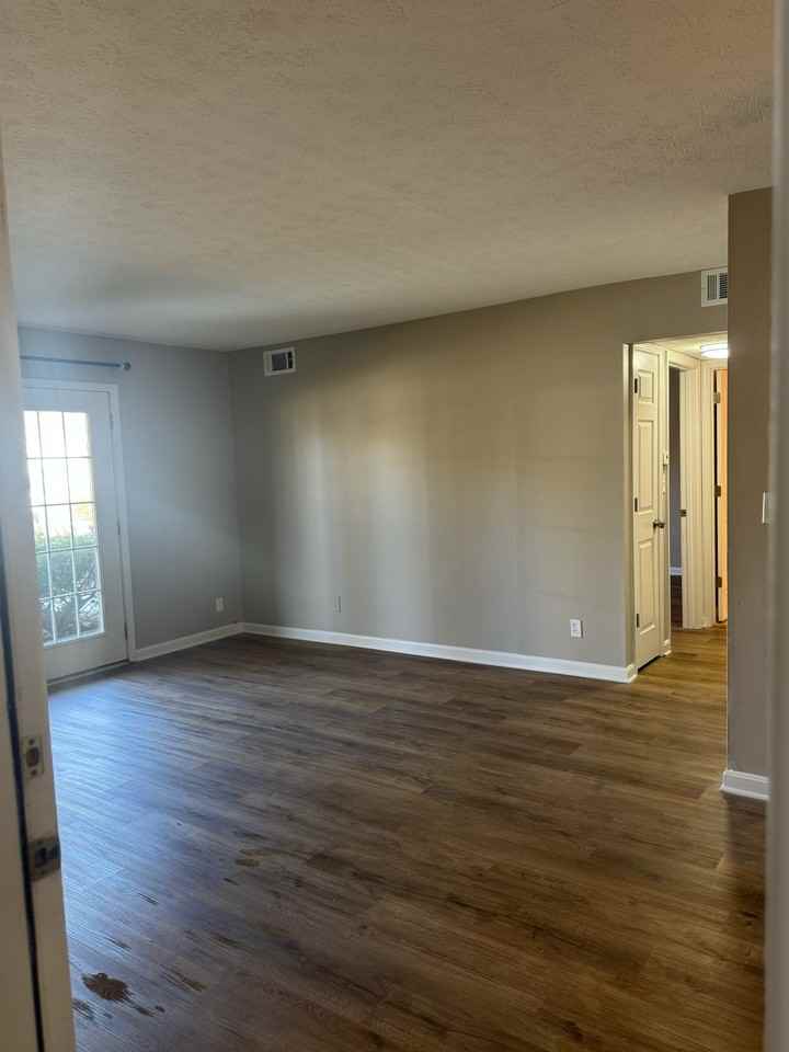 9304 Aylesbury Dr #2 - Photo 7 of 10