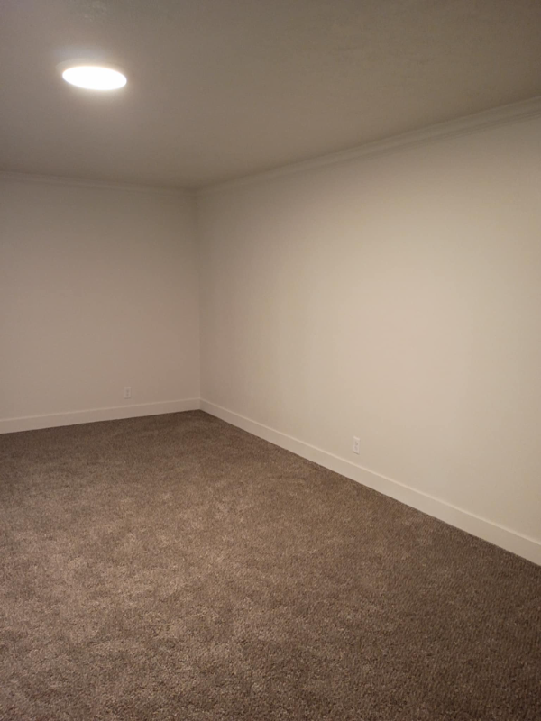 1760 Ne - Photo 2 of 8