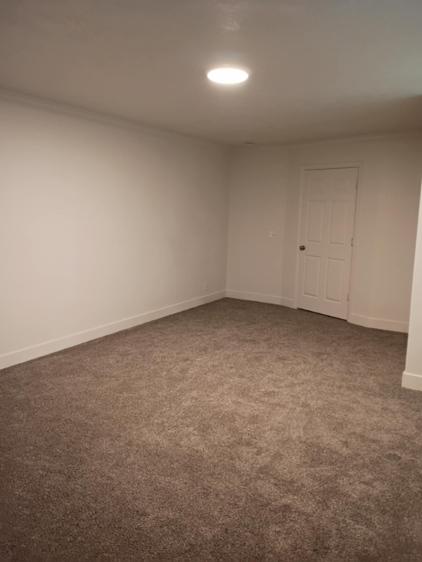 1760 Ne - Photo 3 of 8