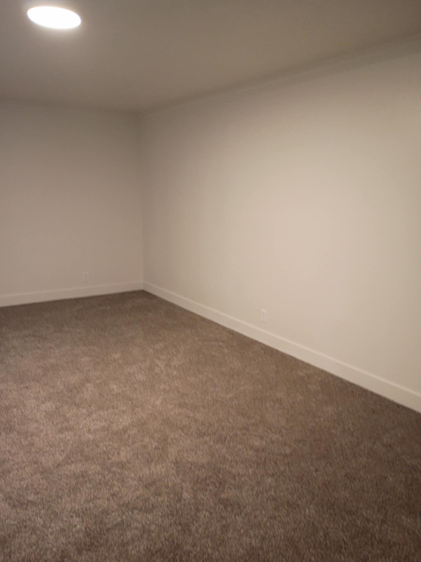 1760 Ne - Photo 4 of 8