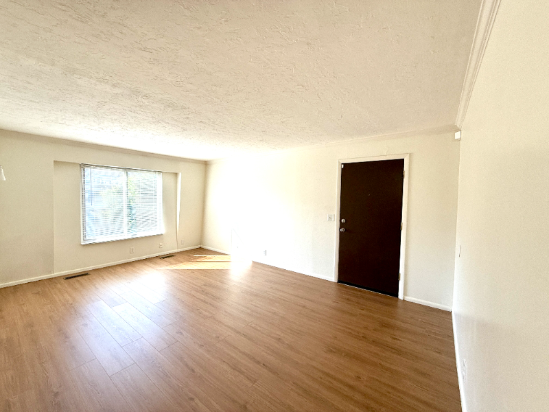 4570 Southeast #11B - Photo 6 of 9