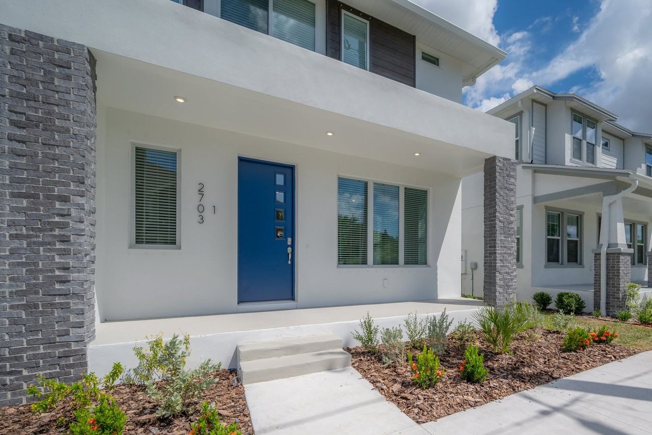 2703 W Fig St #1 - Photo 2 of 20