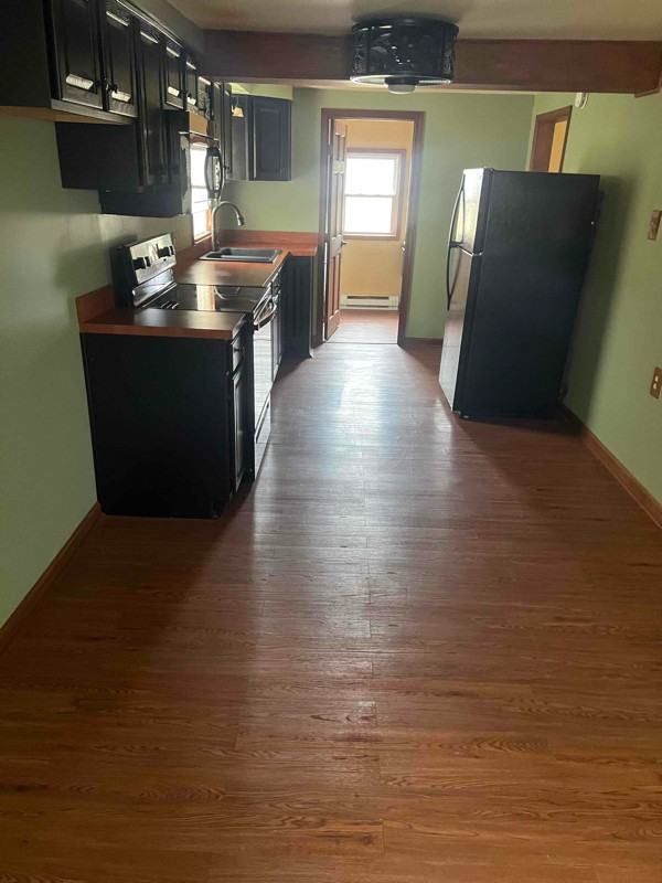 8944 Winchester Ave - Photo 3 of 7