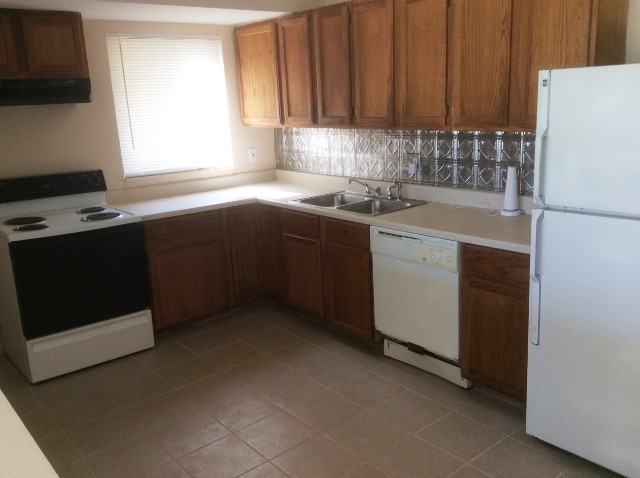 10201 Gourock Dr - Photo 2 of 7