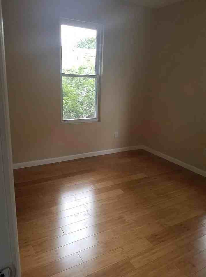 192 Scheerer Ave #2 - Photo 5 of 12