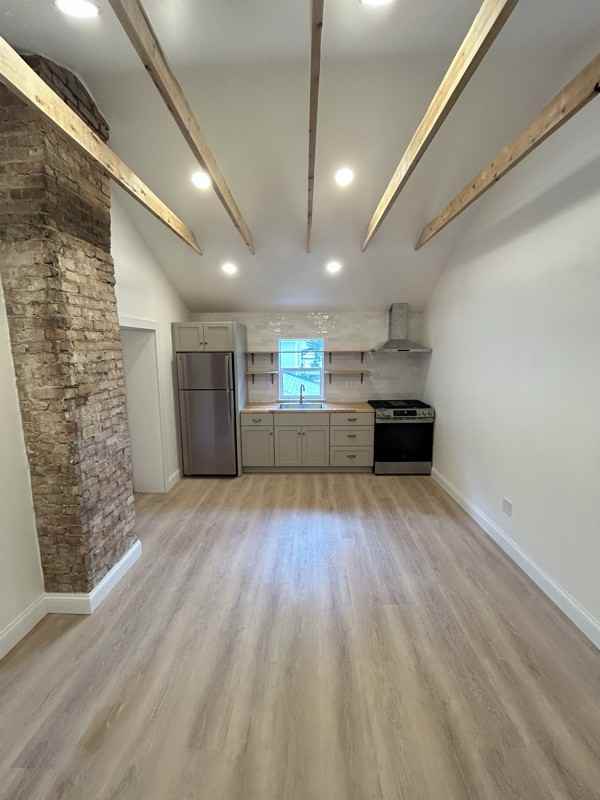 92 5th Ave Nw #3
