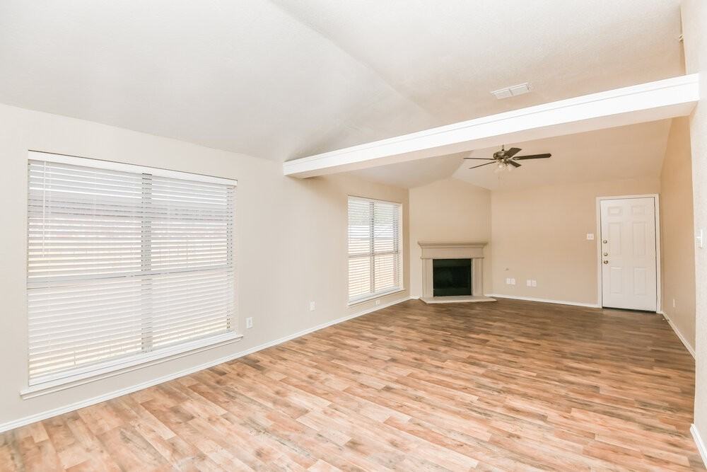 10217 Cypress Hills Dr - Photo 4 of 16