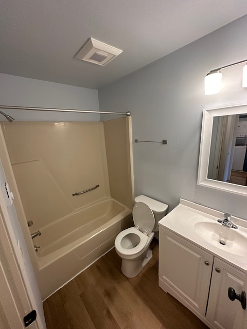 420 E Main St #4 - Photo 3 of 8