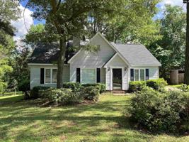 featured image of 22 Dean Crest Ct