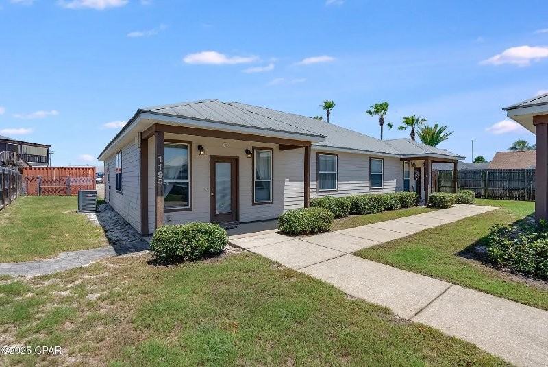 119 Argonaut St #D - Photo 2 of 11