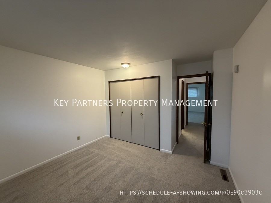 6524 W 51st St - Photo 5 of 10