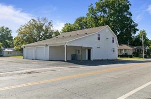 featured image of 6496 Racine St #1