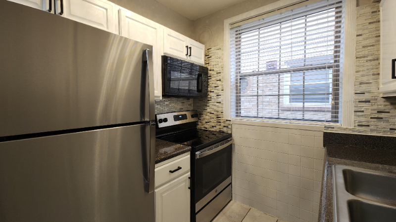 6304 Bancroft Ave #1stFL - Photo 3 of 13