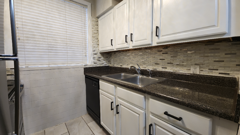 6304 Bancroft Ave #1stFL - Photo 4 of 13