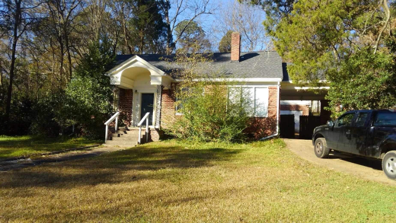 1103 Military Rd