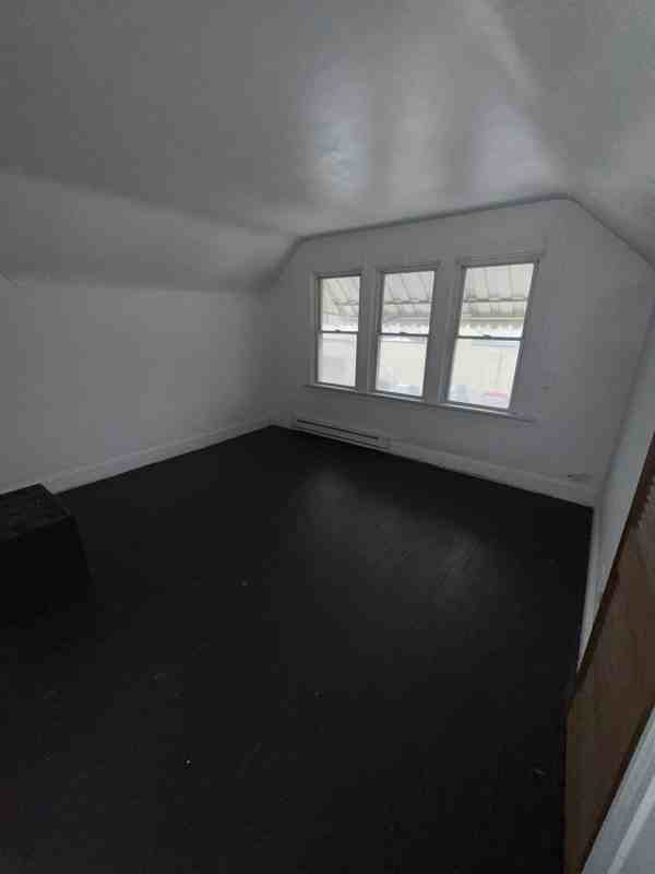 1614 Oak St - Photo 4 of 9