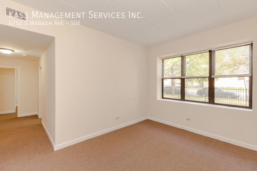 4752 S Wabash Ave #106 - Photo 3 of 9