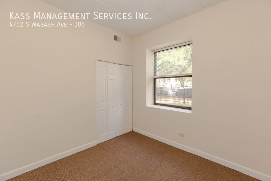 4752 S Wabash Ave #106 - Photo 4 of 9