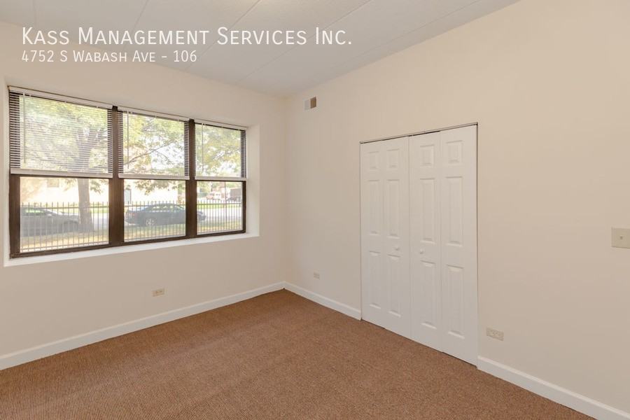 4752 S Wabash Ave #106 - Photo 6 of 9