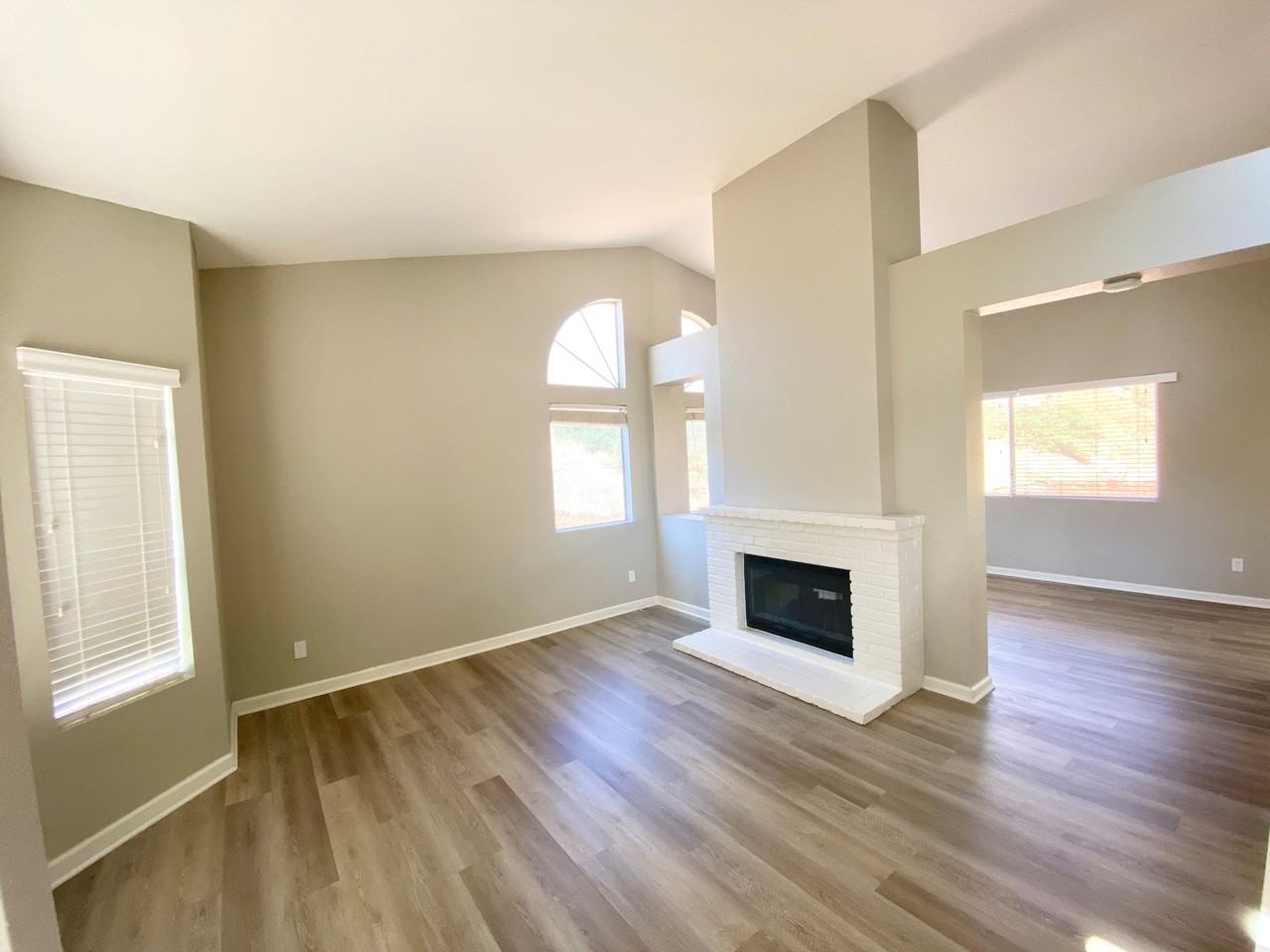 1335 Darwin Dr - Photo 3 of 23