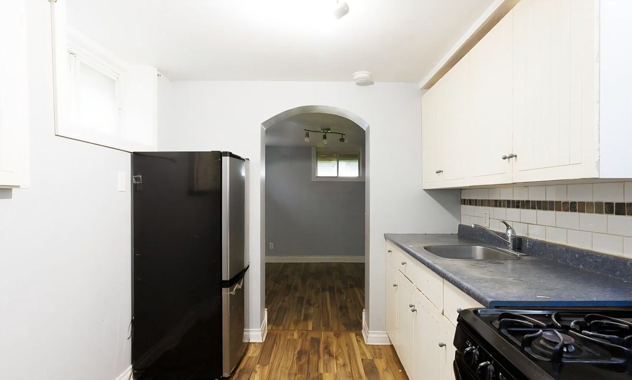 1185 Albany Street - Photo 5 of 10