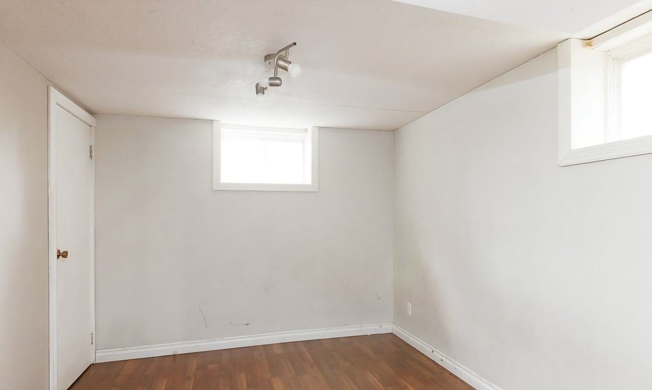 1185 Albany Street - Photo 7 of 10