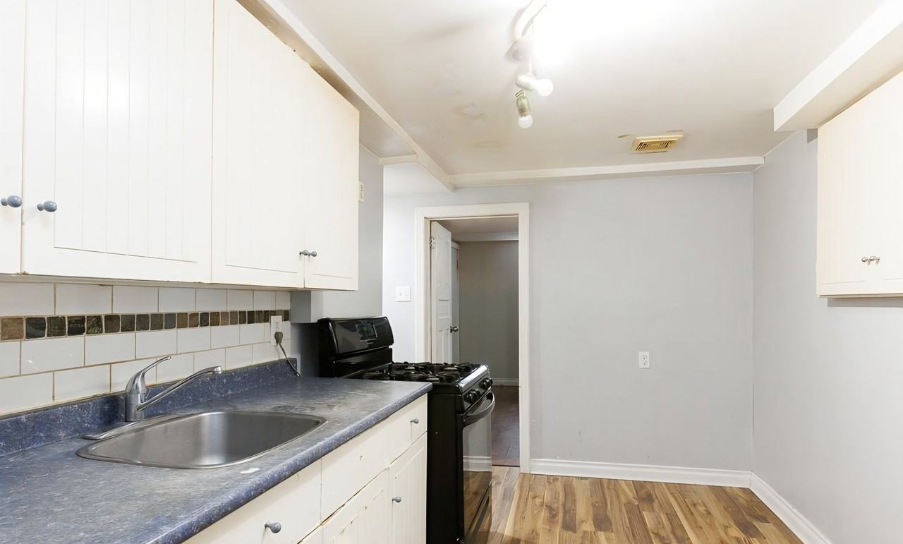 1185 Albany Street - Photo 6 of 10