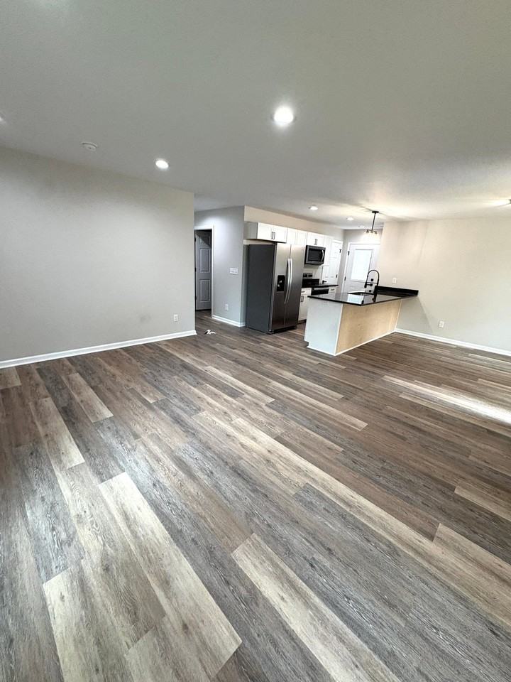 1008 8th St - Photo 7 of 19