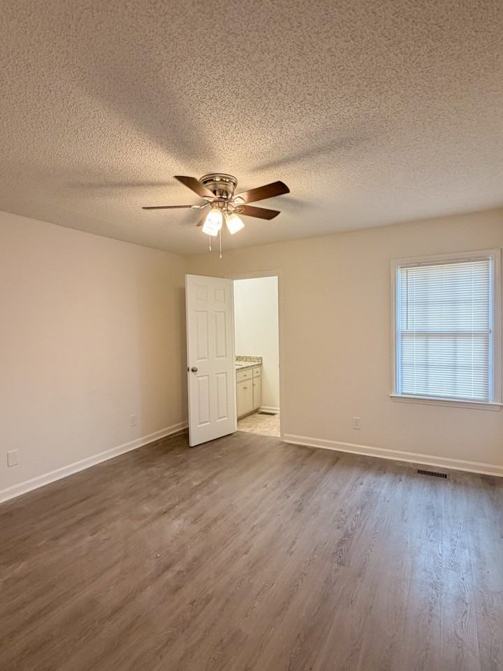 406 W Hooks River Rd Apt D #D - Photo 3 of 11
