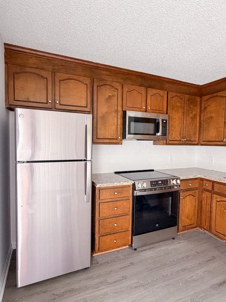 406 W Hooks River Rd Apt D #D - Photo 4 of 11