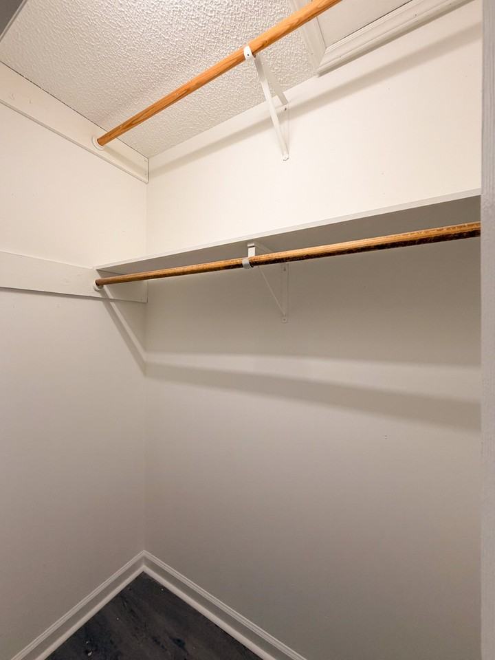 406 W Hooks River Rd Apt D #D - Photo 7 of 11