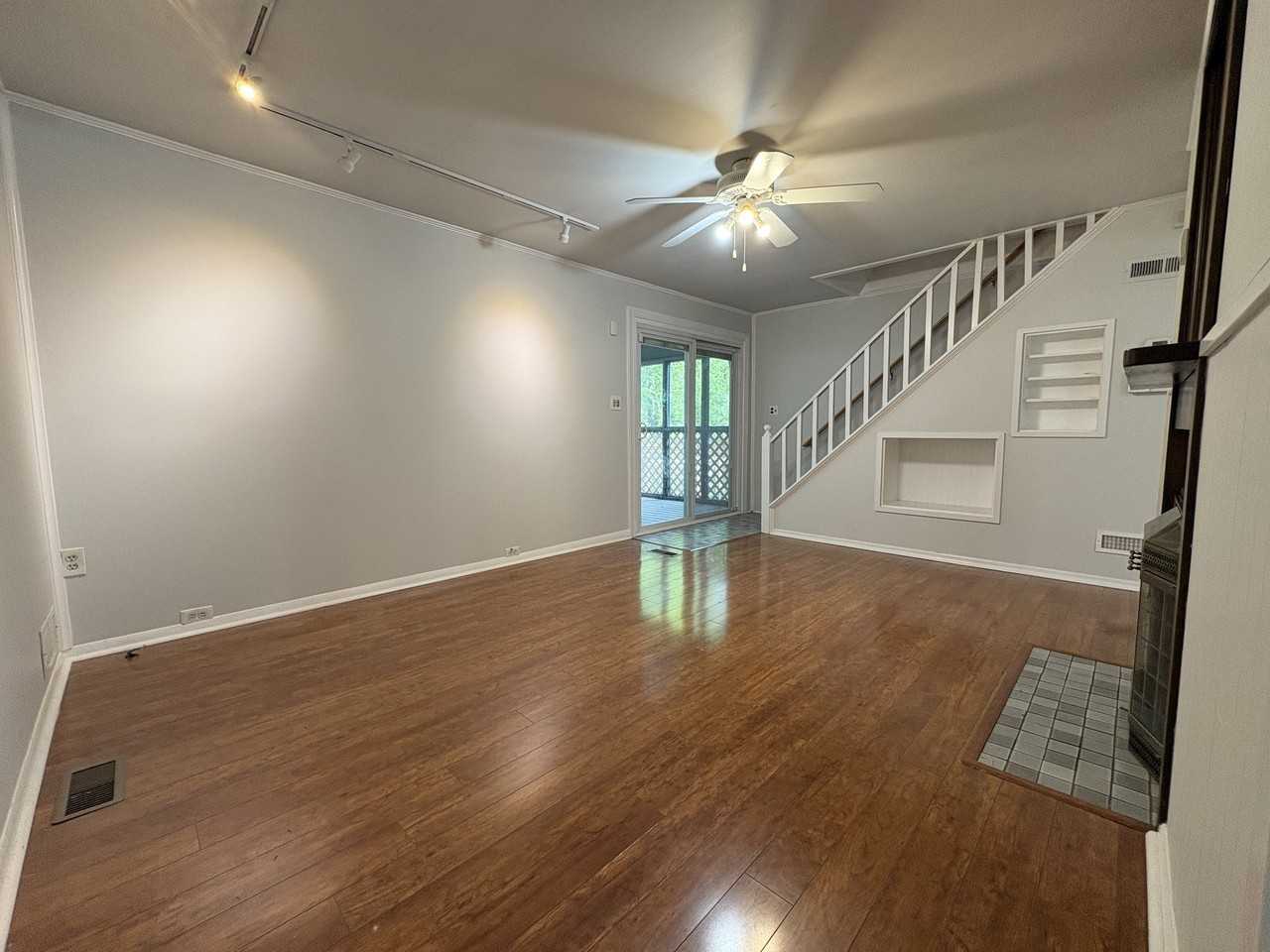 12905 Atlantic Ave - Photo 7 of 28