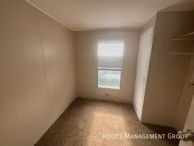 1105 W Inverness Dr - Photo 4 of 10