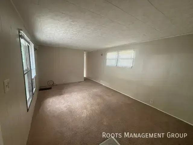1105 W Inverness Dr - Photo 6 of 10