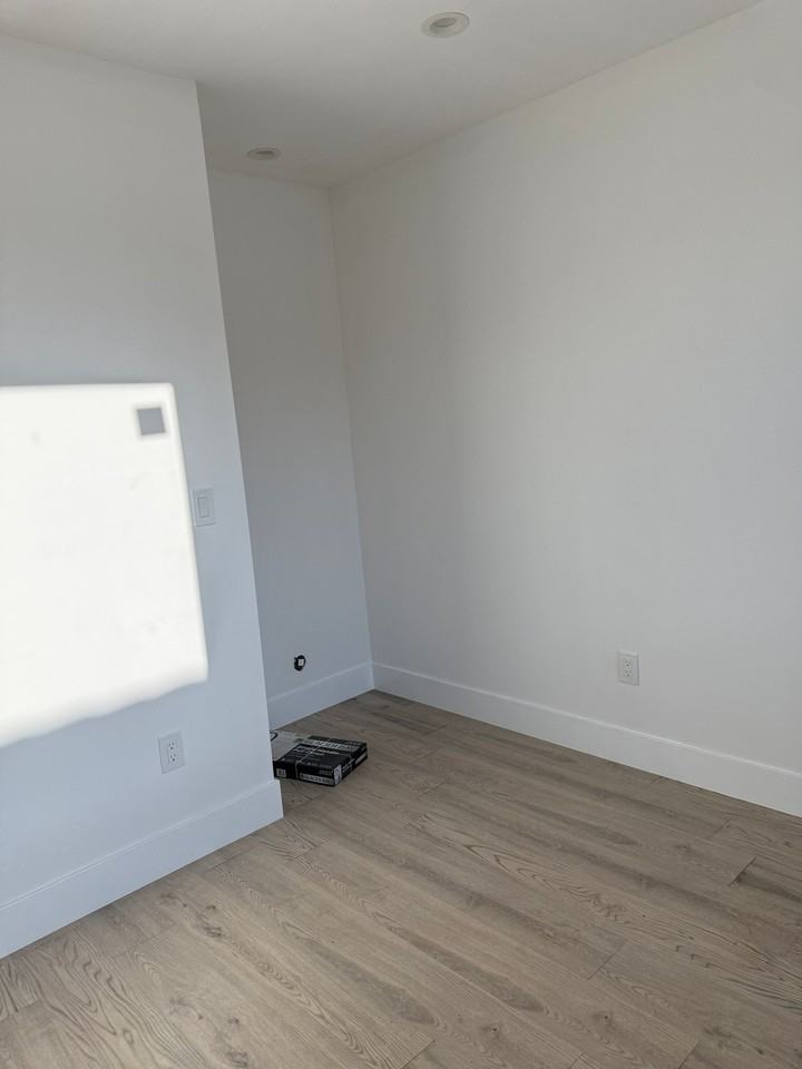 1204 S Spruce St - Photo 5 of 11